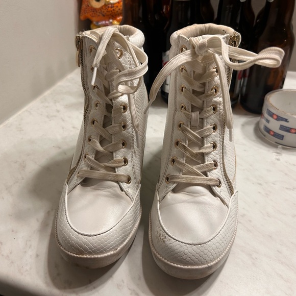 Sneaker boot/ heels - Picture 3 of 4